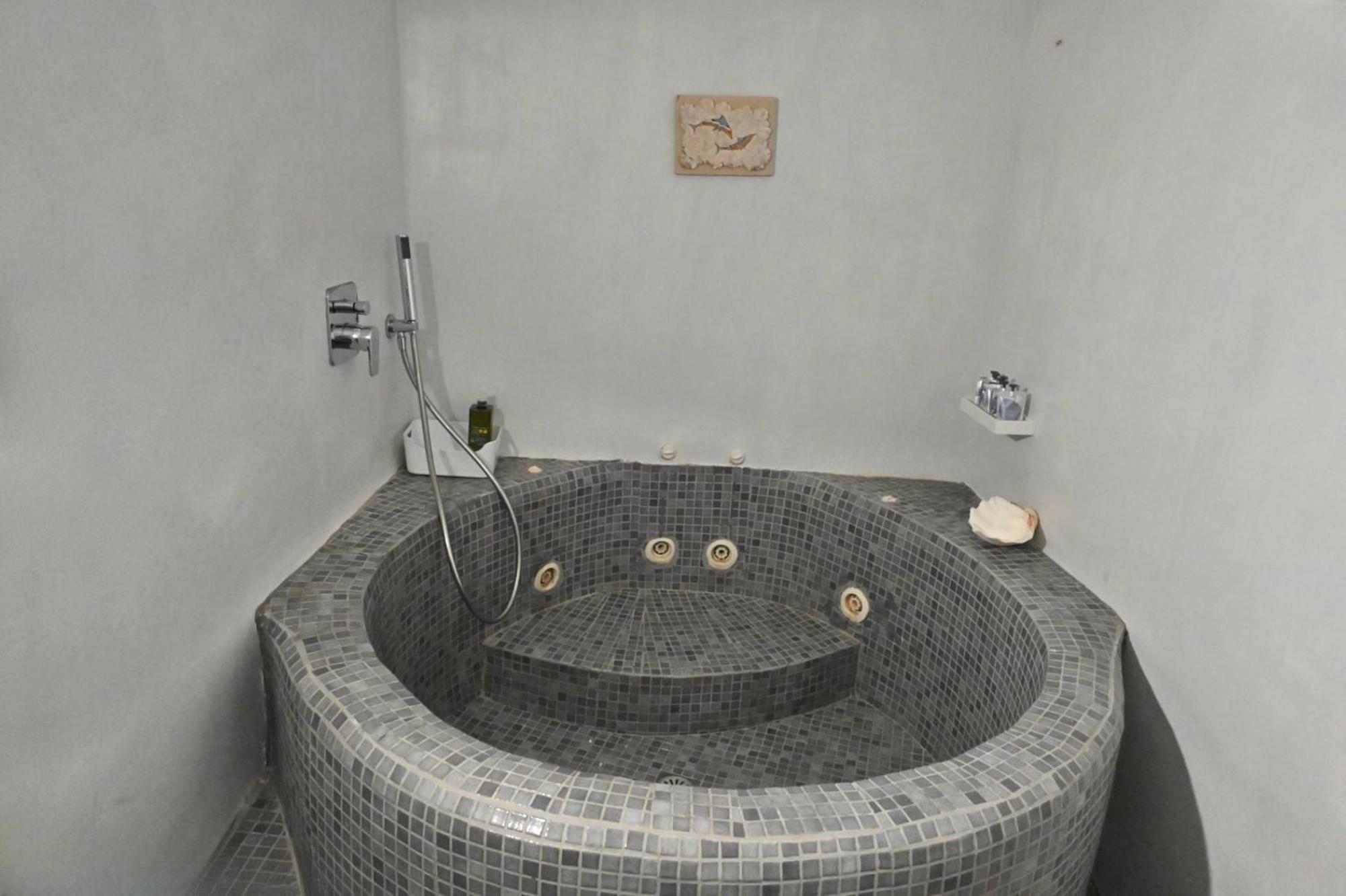 White Cave Private Villa 피르고스 외부 사진
